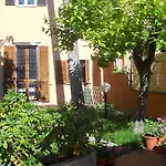 Al Giardino Di Alice 4* פרוג'ה