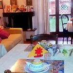 לינה וארוחת בוקר Al Giardino Di Alice פרוג'ה
