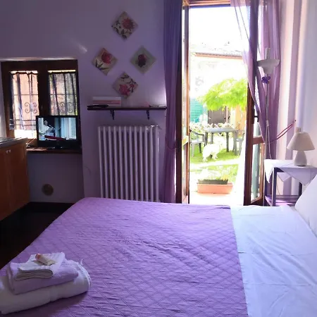 לינה וארוחת בוקר Al Giardino Di Alice