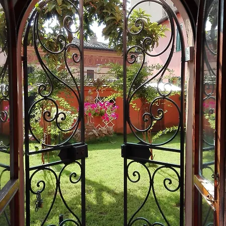 Al Giardino Di Alice לינה וארוחת בוקר 4*