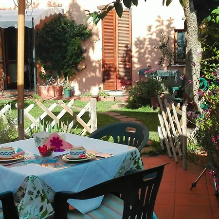 Alojamento de Acomodação e Pequeno-almoço Al Giardino Di Alice Perúgia