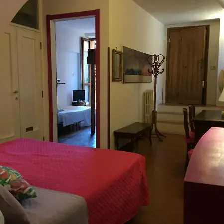 Al Giardino Di Alice 4* Перуджа