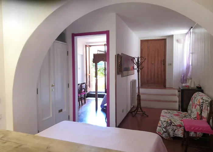 Al Giardino Di Alice Alojamento de Acomodação e Pequeno-almoço 4*