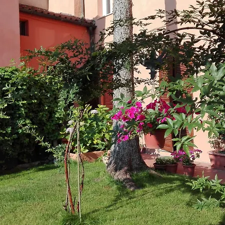 Al Giardino Di Alice Bed & Breakfast 4*