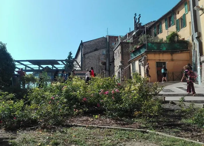 Al Giardino Di Alice بيرودجا